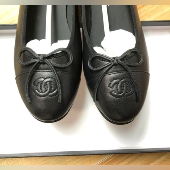 Chanel - Picture 2 of 6